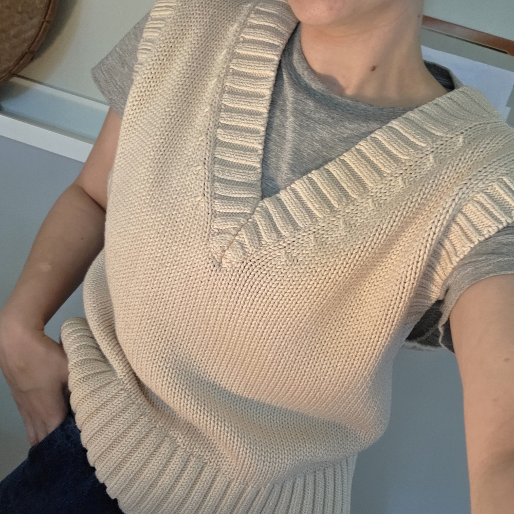 & Other Stories Beige V-Neck Sweater Vest